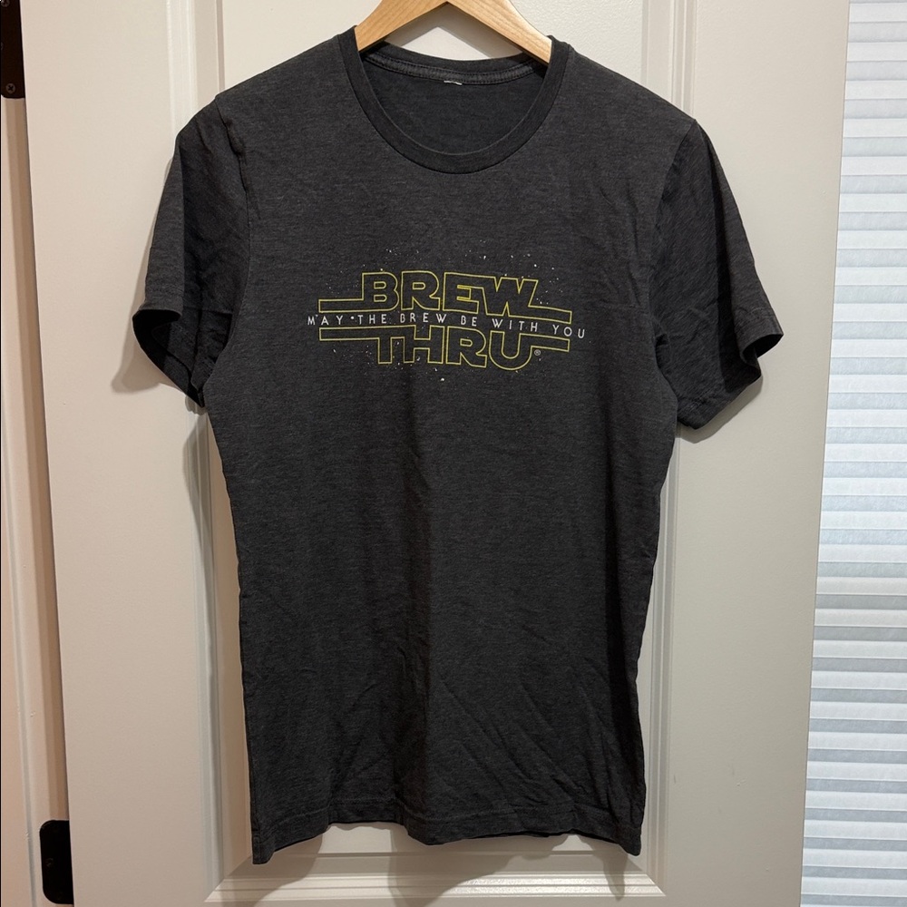 EUC. Men’s Medium Brew Thru (OBX) T Shirt